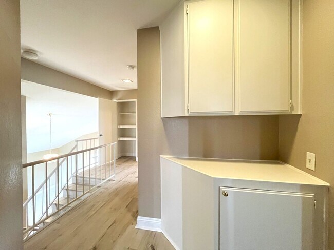 Building Photo - 3 bed, 2.5 bath located in Corona, CA!