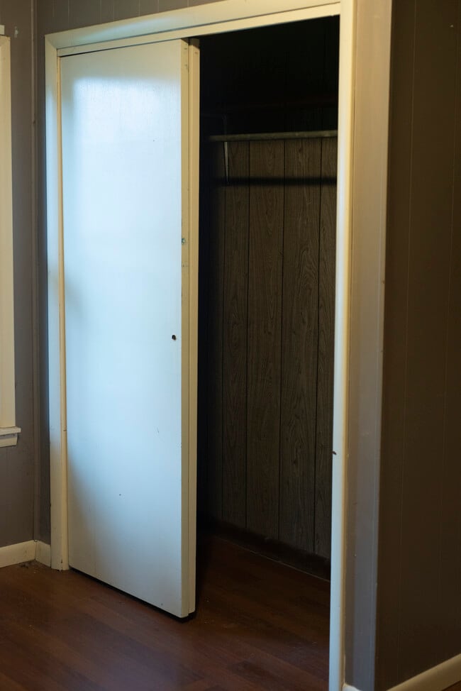 Building Photo - 321 E Washington St