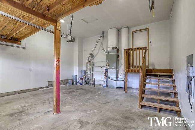 Building Photo - Spacious 4 Bedroom/2.5 Bath Hazell Dell Home!