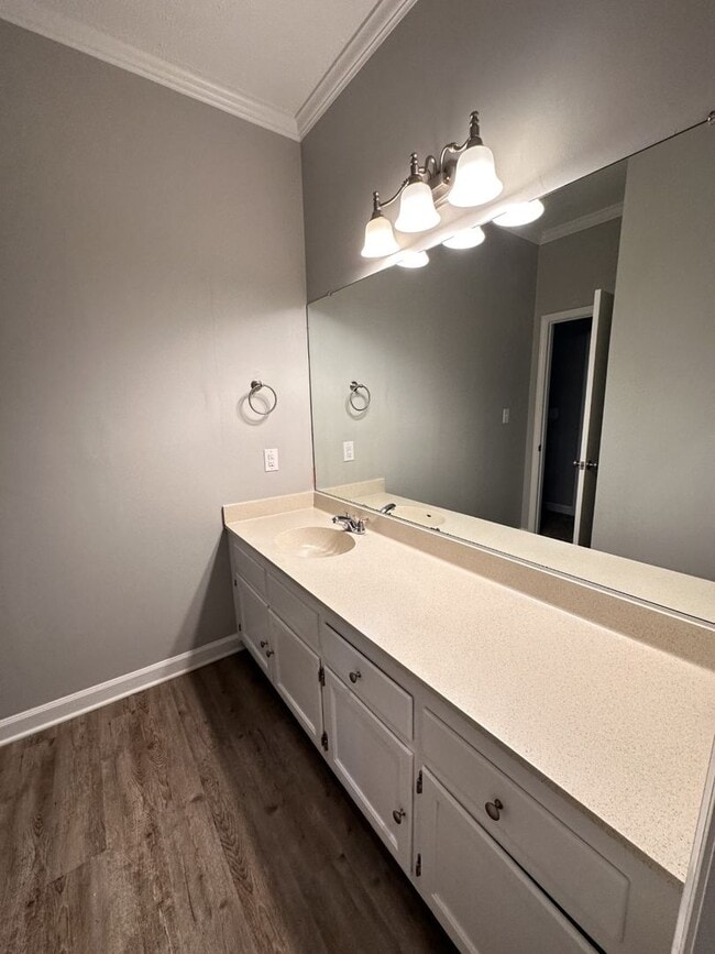 Building Photo - Coming Soon.....Large 2 Bedroom 2 Bath Condo in the Forest Oaks Community!!