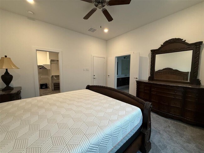 Building Photo - 9644 Habitat St
