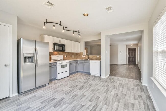 Building Photo - 15515 Echo Stable Ln