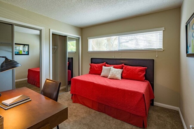 Building Photo - Vista Torre