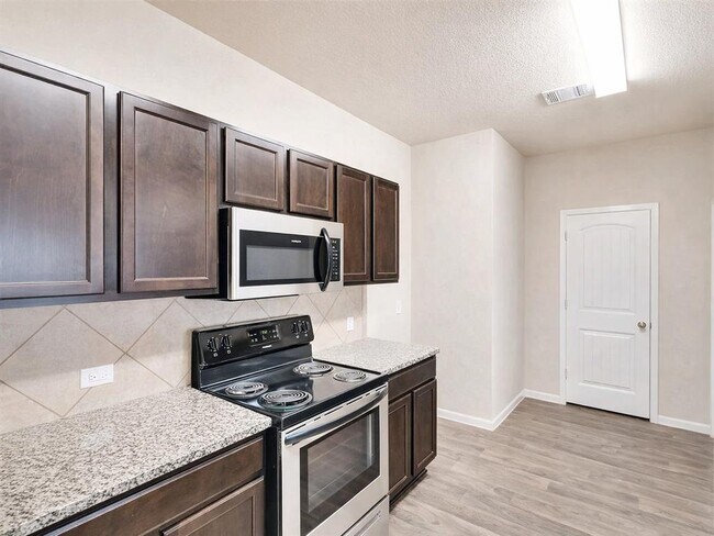 Building Photo - 5913 Diamondleaf Bend