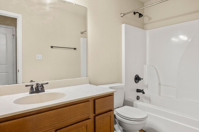 Building Photo - Nice 3 Bedroom Duplex Located in New Braunfels, Texas!