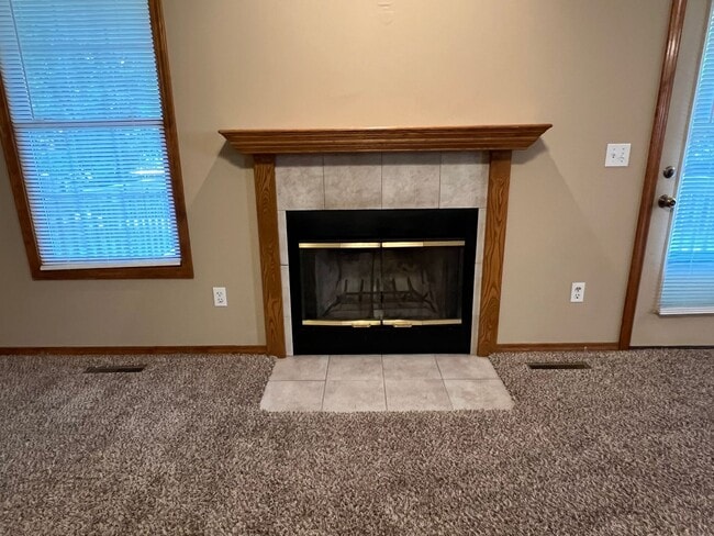 Building Photo - 3 Bedroom with Large Covered Deck in southwest Springfield