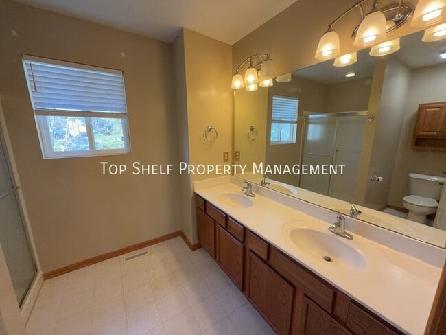 Building Photo - 4542 Meadow Valley Dr