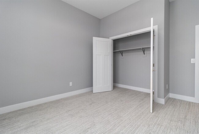 Building Photo - 805 28th St NW