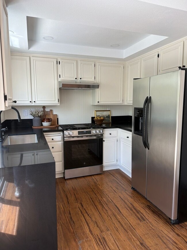 Building Photo - 3 BEDROOM ELEGANCE IN MISSION VIEJO'S PRESTIGIOUS CALIFORNIA COLONY