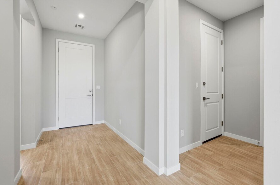 Building Photo - 943 Cumberwood Ct