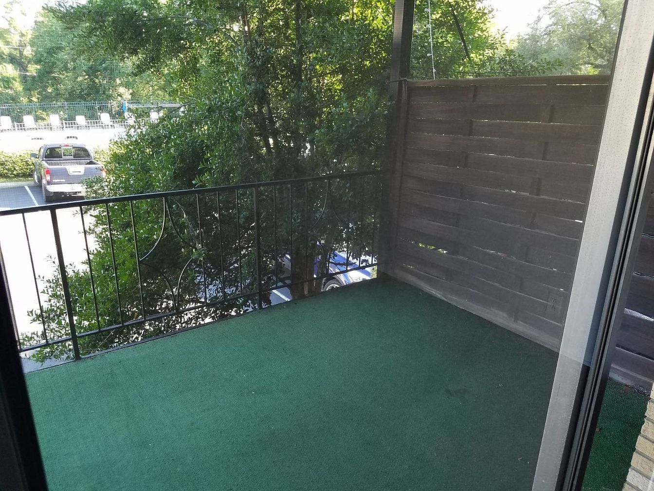 Balcony - 4425 Westlawn Dr