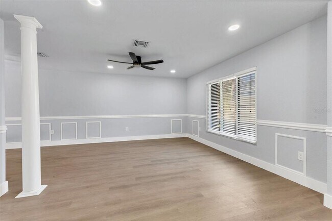 Building Photo - 4290 Yucatan Cir