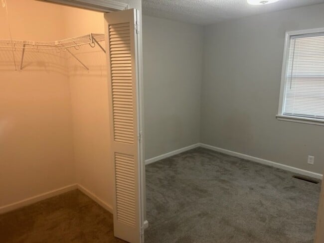 Building Photo - FOR LEASE! NEWLY REMODELED 3 BED/1.5 BATH HOME IN CARL JUNCTION-$1300 RENT-$1300 DEPOSIT