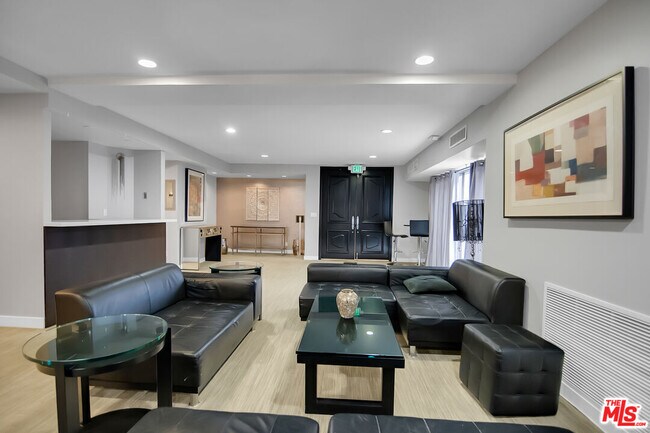 Building Photo - 1155 N La Cienega Blvd