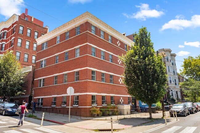 Building Photo - 547 Bloomfield St