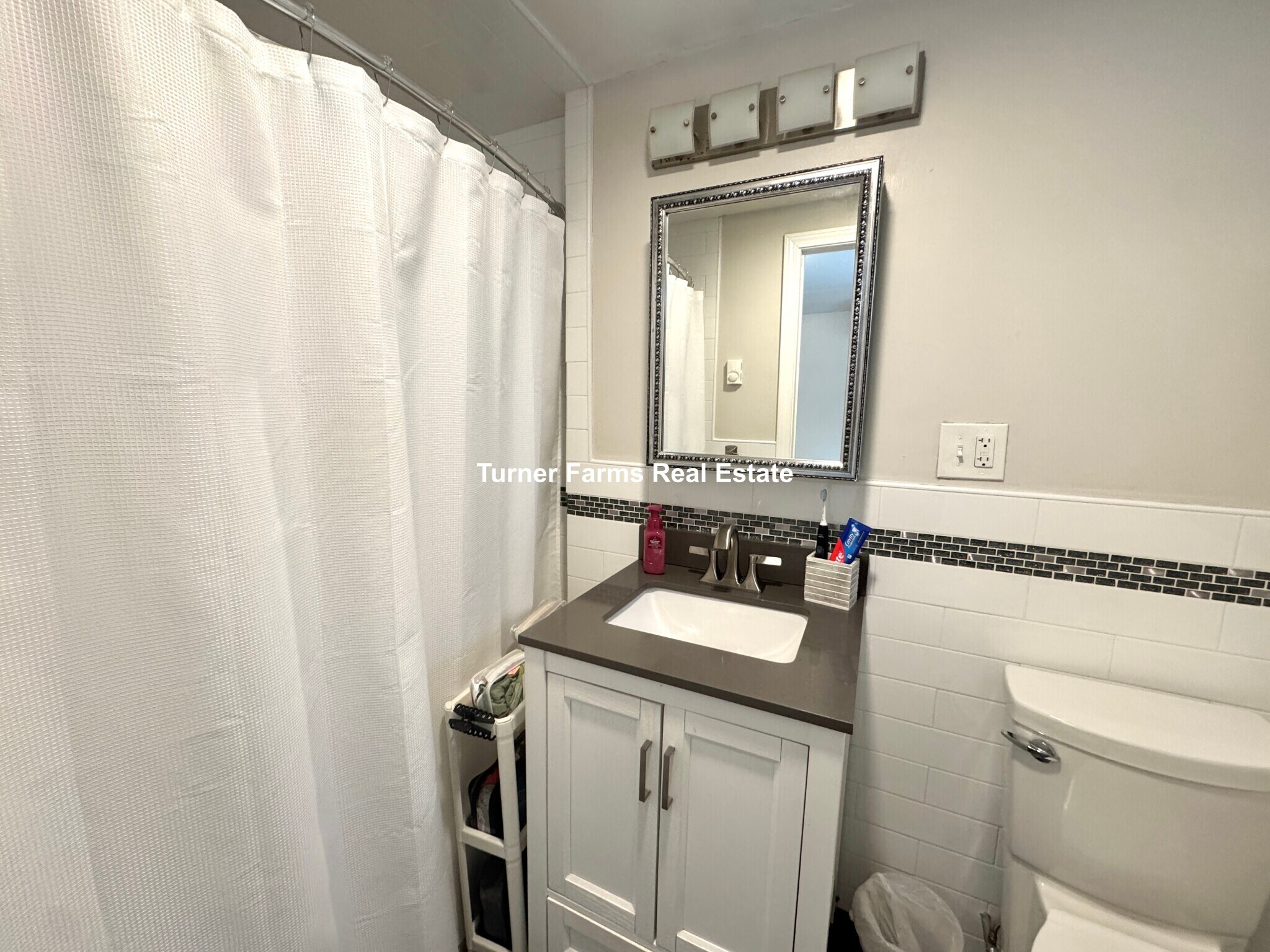 Building Photo - 91 Hudson St