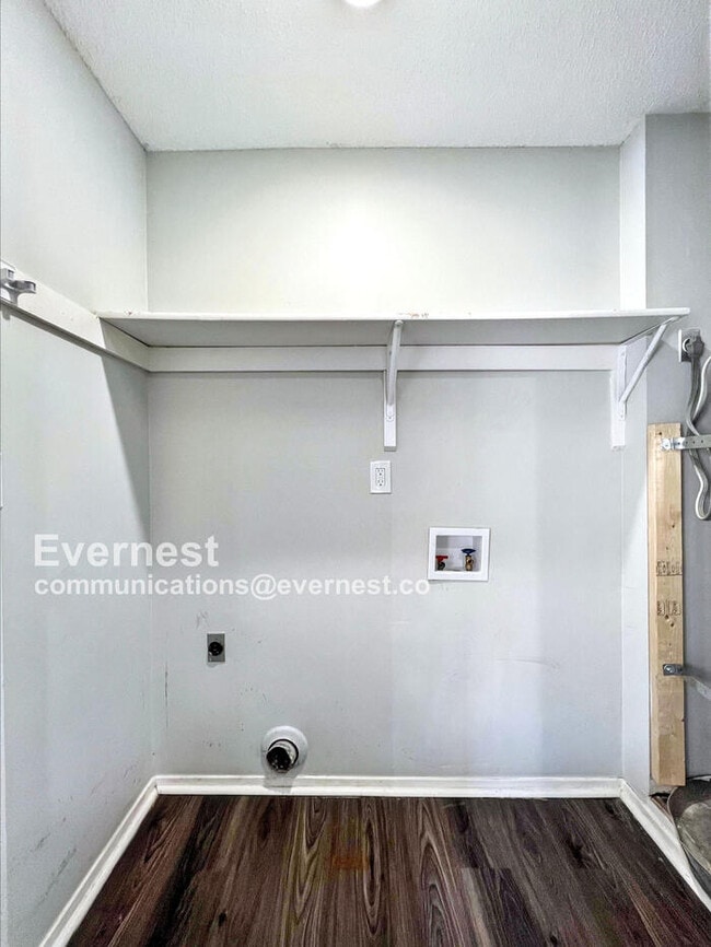Building Photo - 6410 Jamestown Dr