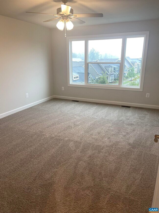 Building Photo - 5178 Golf Dr