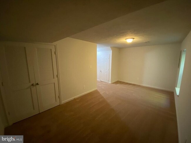 Building Photo - 4249 Normandy Ct