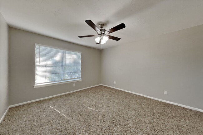 Building Photo - 8415 Sparkling Springs Dr