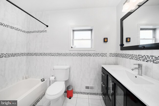 Building Photo - 1236 Snyder Ave