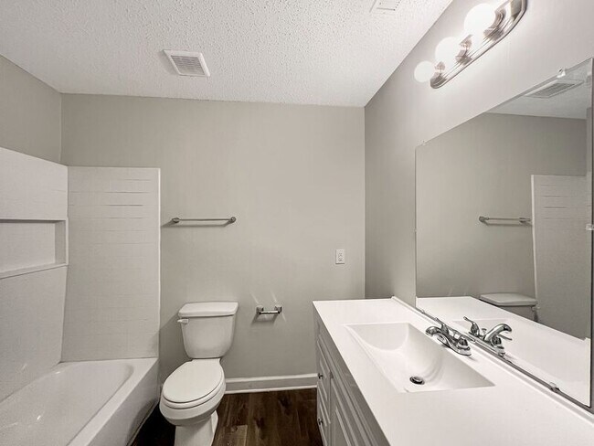 Building Photo - 3129 Domar St