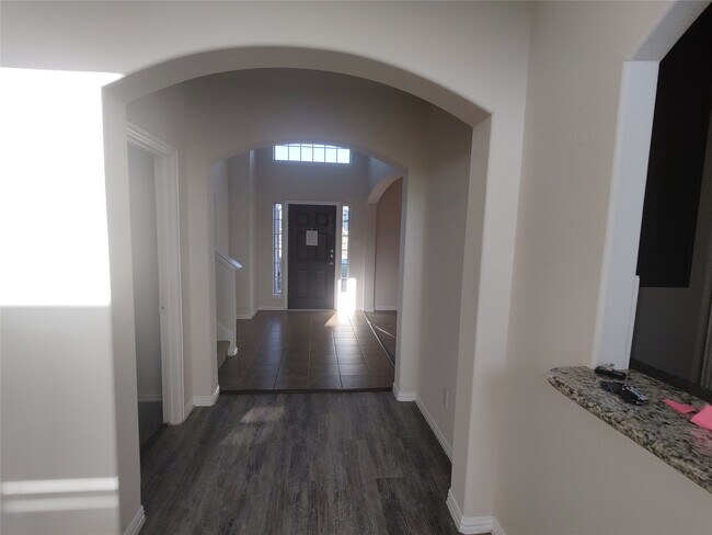 Building Photo - 24623 Forest Canopy Dr