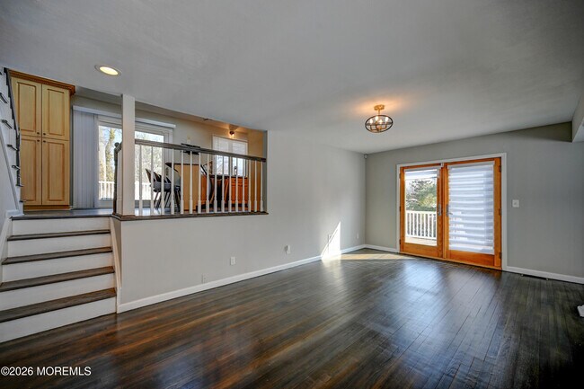 Building Photo - 17 Thomas Rd