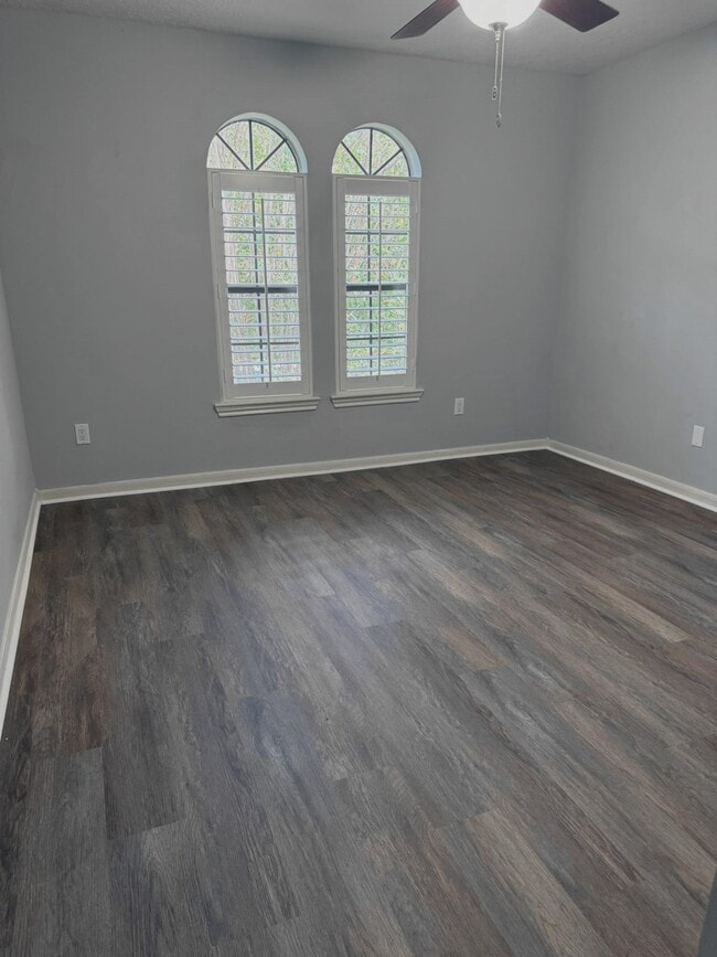 Building Photo - 727 Bunker Hill Rd