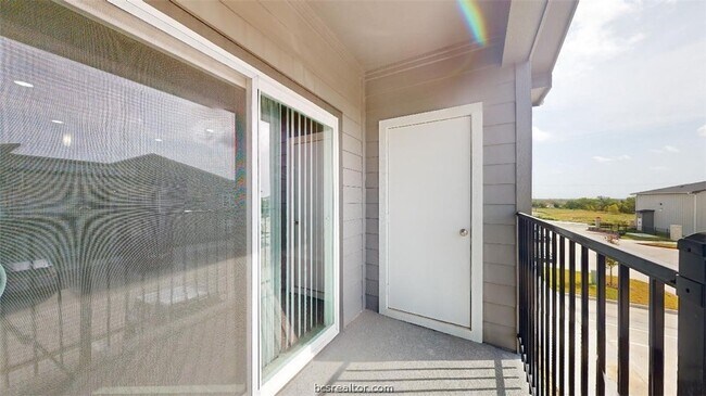 Building Photo - 1326 Prairie Dr