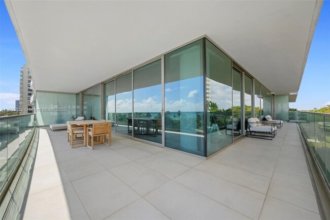 Building Photo - 10203 Collins Ave
