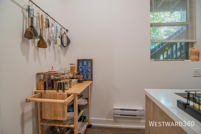 Building Photo - 6201 N Glenwood Ave