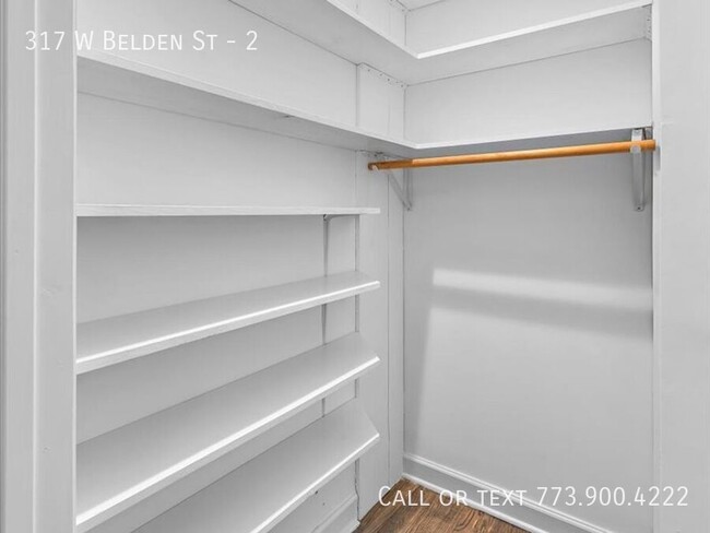 Building Photo - Lincoln Park Extra Large 3 bedroom 2 bath