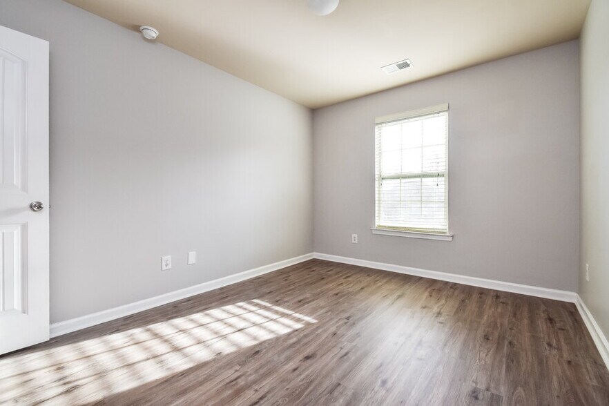 Building Photo - 118 Cassady Ln