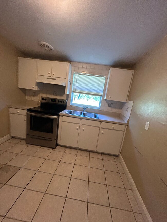 Building Photo - Central Lakeland Rental Home