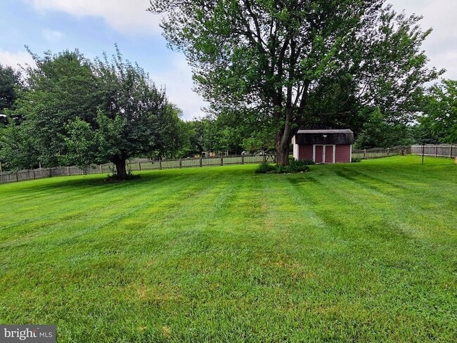 Building Photo - 25020 Oak Dr