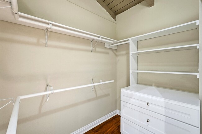 Building Photo - 2406 Aviation Blvd