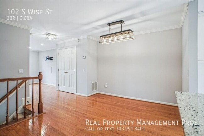 Building Photo - 102 S Wise St