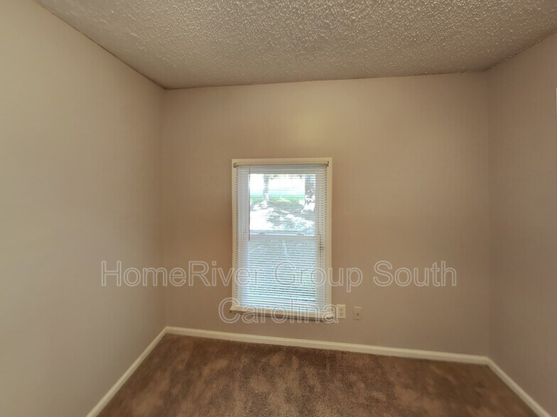 Building Photo - 206 Cable Head Rd