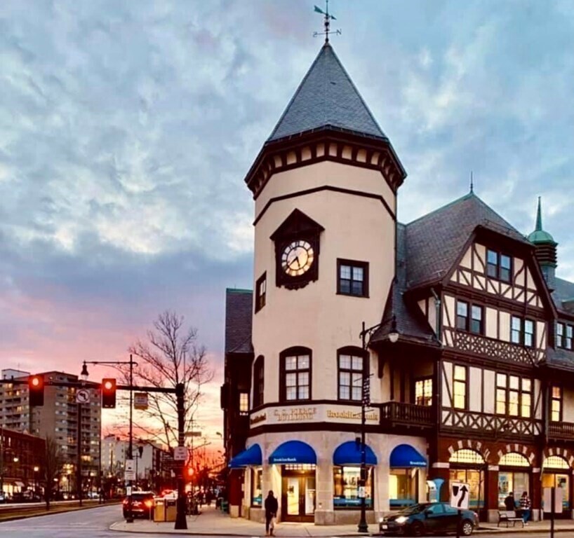 Building Photo - 19 Winchester St