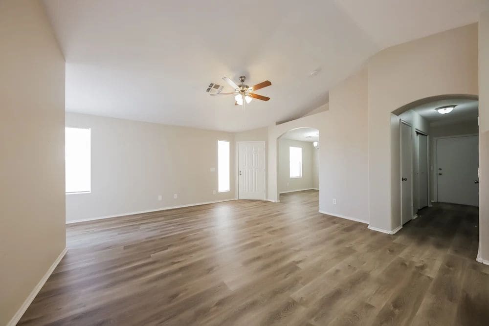 Building Photo - 1902 E Tierra Buena Ln