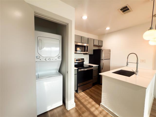 Building Photo - 4526 Munger Ave