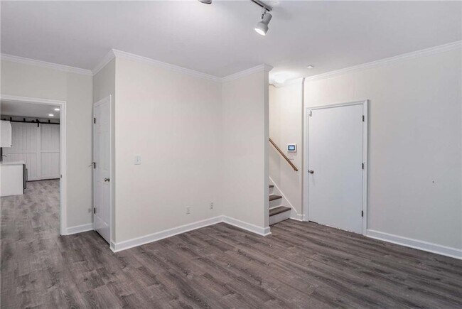 Building Photo - 448 Ivy Park Ln NE