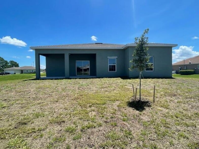 Building Photo - 4/2 Single Family Home