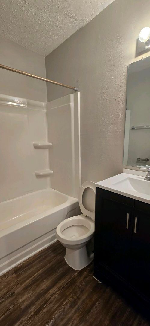 Building Photo - Available Now! 2 Bedroom 1 Bath Townhome in White Oak!