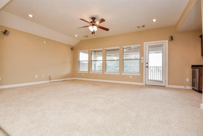 Building Photo - 10015 Nicollet Lake Ln