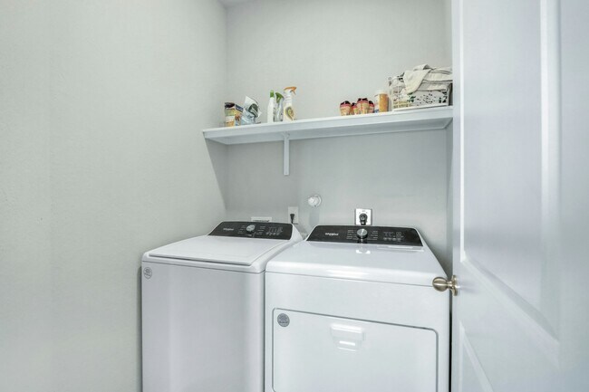 Building Photo - 8903 Grey Elm