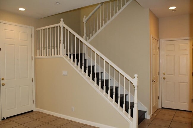 Building Photo - 1279 Amalfi Common
