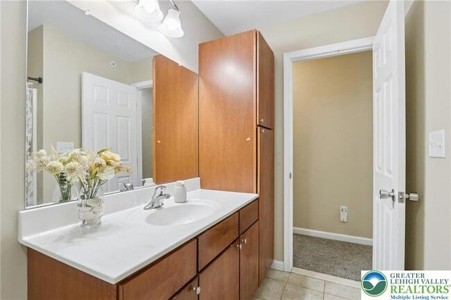 Building Photo - 270 Milkweed Dr