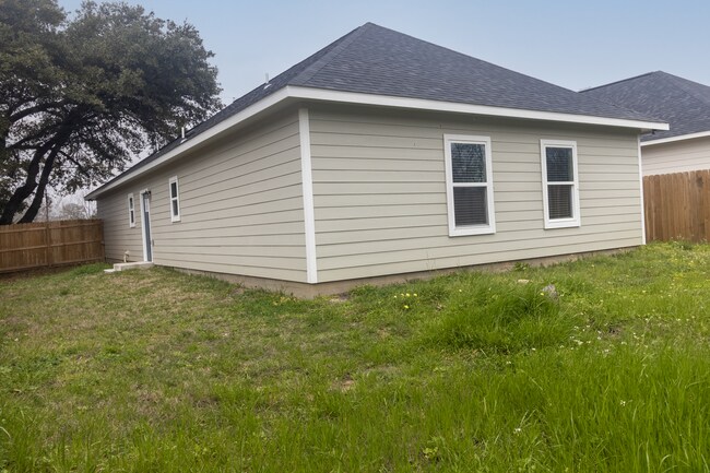 Exterior Rear - 803 Hall St